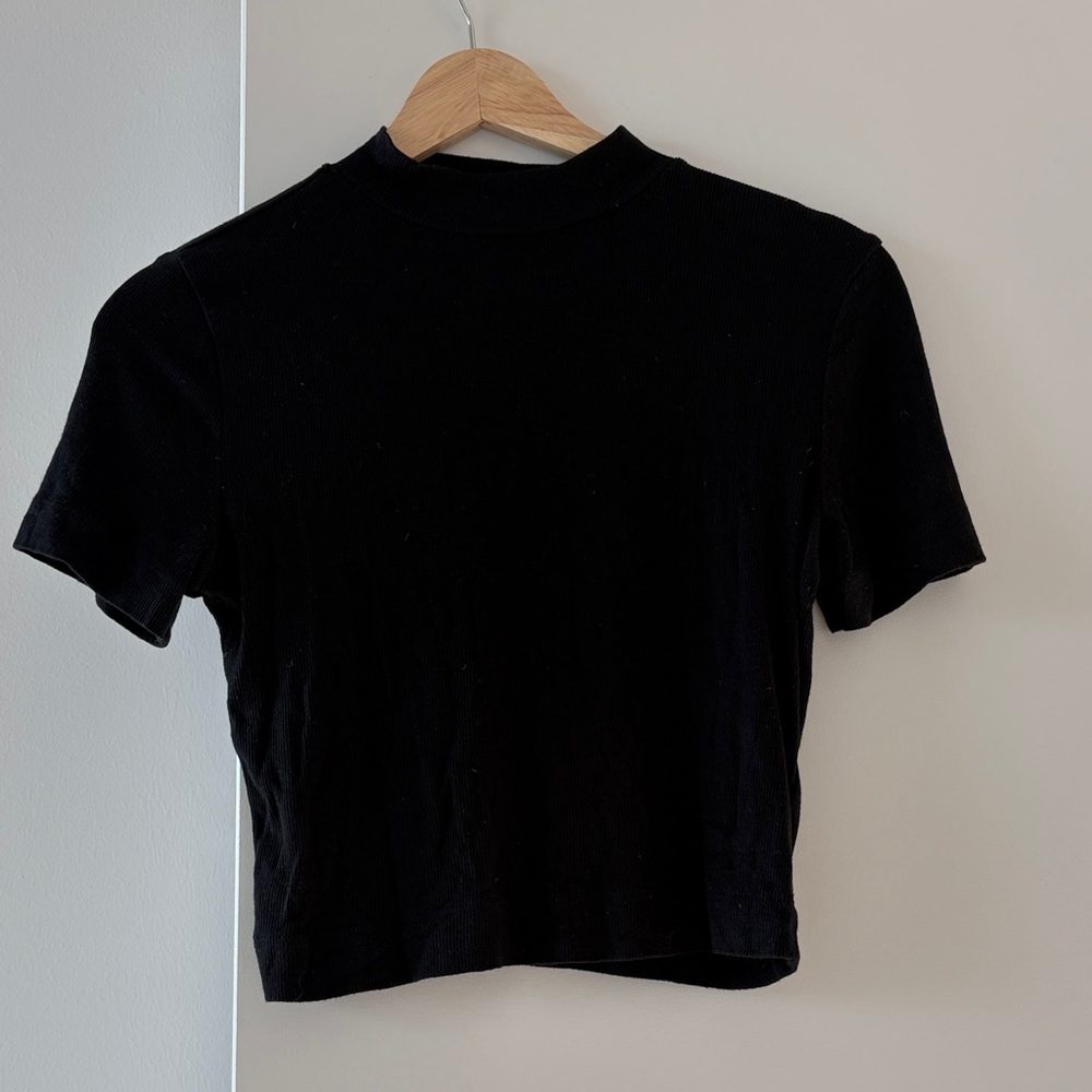 Wilfred Aritzia Black Crop Top